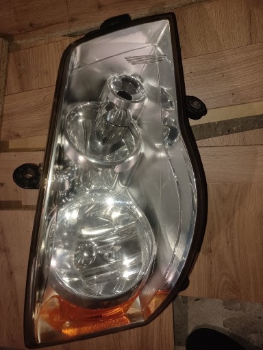 Zdjęcie oferty: Lampa USA przednia prawa Chrysler Town 2011-