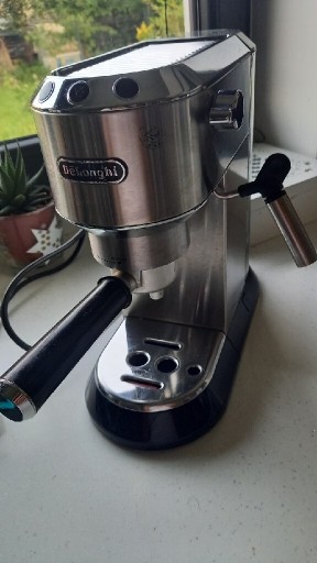 Zdjęcie oferty: Ekspres do kawy Delonghi Dedica kolbowy