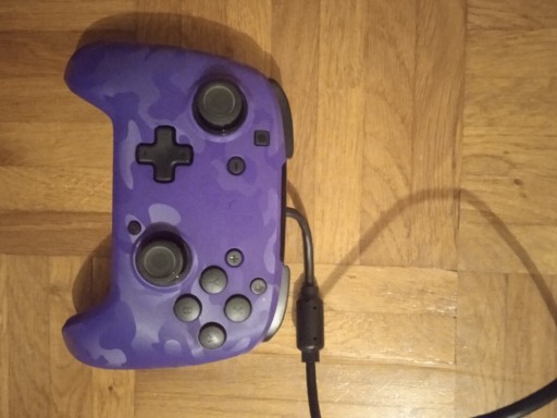 Zdjęcie oferty: Kontroler Nintendo Switch przewodowy fioletowy 