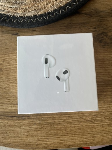 Zdjęcie oferty: Słuchawki Apple AirPods 3 generacji