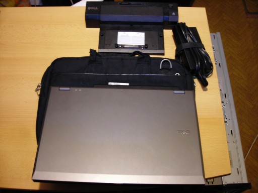 Zdjęcie oferty: Dell Latitude i3 8GB ssd 500 stacja dokująca torba