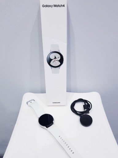 Zdjęcie oferty: Damski zegarek smartwatch galaxy watsch 4