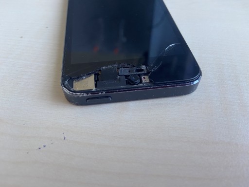 Zdjęcie oferty: Iphone 5 uszkodzony