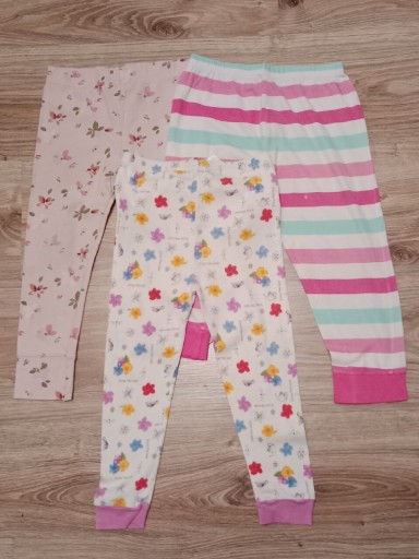 Zdjęcie oferty: Zestaw spodni, legginsy 3 szt rozm. 104/110