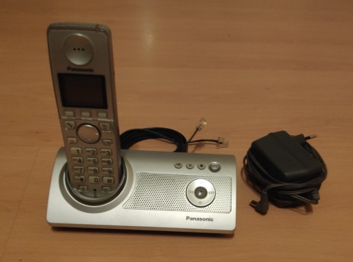 Zdjęcie oferty: Telefon stacjonarny Panasonic KX-TG8120PD srebrny