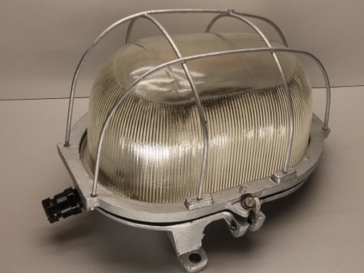 Zdjęcie oferty: Lampa oprawa kanałowa OKn-2 100W żeliwna PRL loft