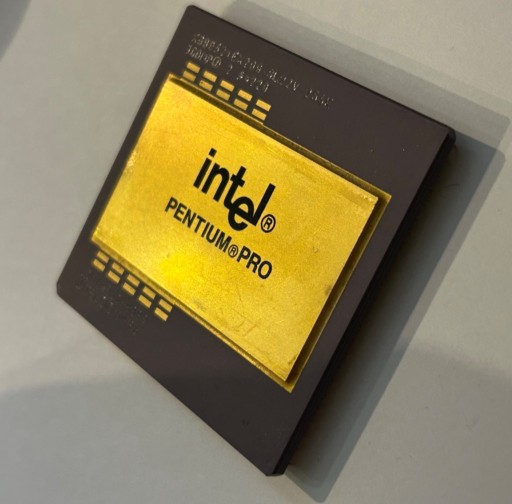 Zdjęcie oferty: Retro procesor Pentium Pro - bardzo ładny!