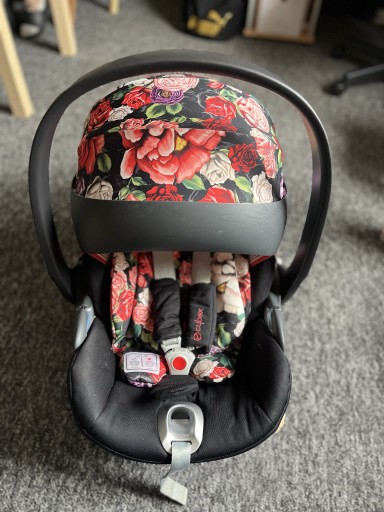 Zdjęcie oferty: Fotelik samochodowy Cybex Cloud Z i-size Spring Blossom Dark