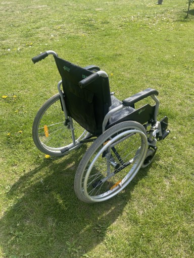 Zdjęcie oferty: Wózek inwalidzki używany