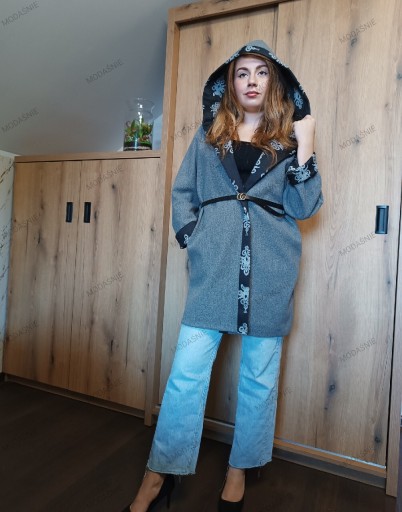 Zdjęcie oferty: Płaszczyk jesienny, narzutka z paskiem 