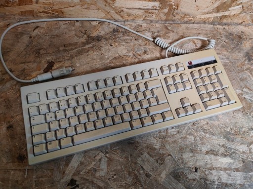 Zdjęcie oferty: RETRO KLAWIATURA ESCOM 5140 