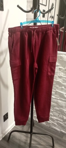 Zdjęcie oferty: Spodnie dresowe męskie w rozmiarze M