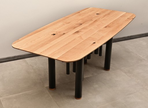 Zdjęcie oferty: Stylowy stół z drewna dębowego. Metalowe nogi.