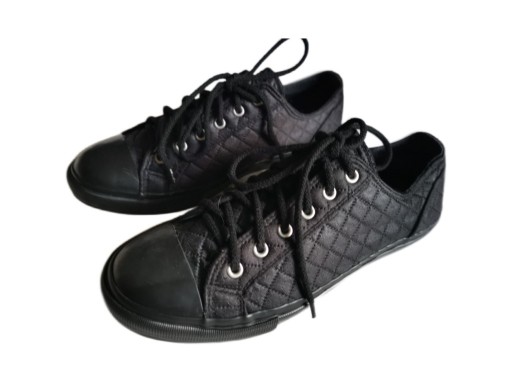 Zdjęcie oferty: Trampki sneakersy FILA czarne pikowane r.42 NOWE