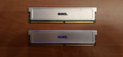 Zdjęcie oferty: Pamięć DDR2  2 X 2G   800MHZ