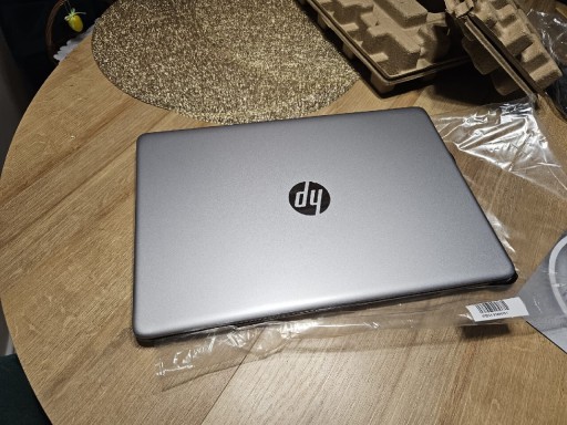 Zdjęcie oferty: LaptopyLaptop HP 255 G9 15.6" IPS R5-5625U