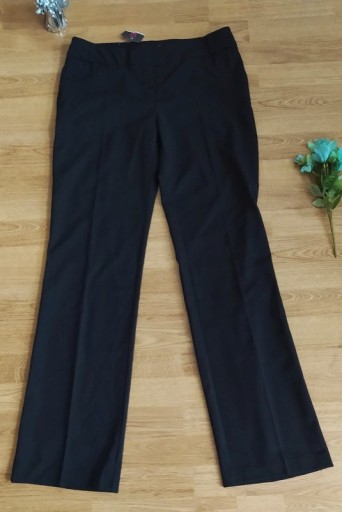 Zdjęcie oferty: Eleganckie Spodnie z Kanką - Prosty Krój, 38 M