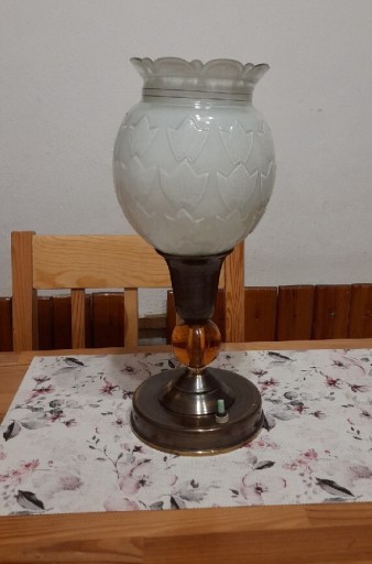 Zdjęcie oferty: Mosiężna lampka nocna z poprzedniej epoki tanio .