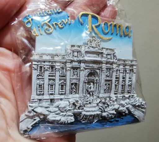 Zdjęcie oferty: Magnes na lodówkę 3D Rzym Fontanna Di Trevi