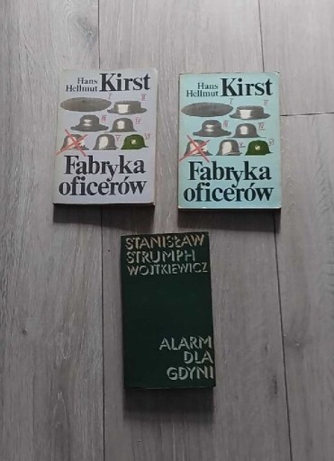 Zdjęcie oferty: 3 książki Fabryka Oficerów i Alarm dla Gdyni