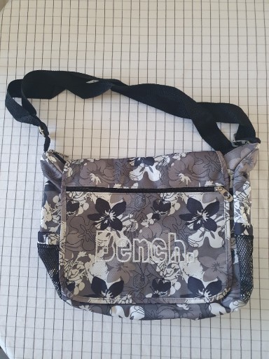 Zdjęcie oferty: Bench Torba kwiaty na ramię listonoszka miesci a4