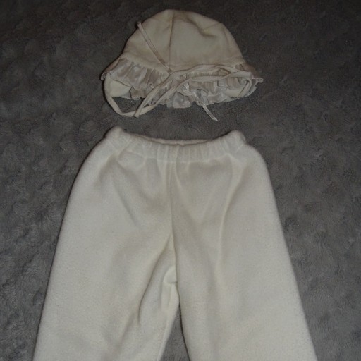 Zdjęcie oferty: Ocieplane spodnie r. 74 i czapka do chrztu r.40 cm
