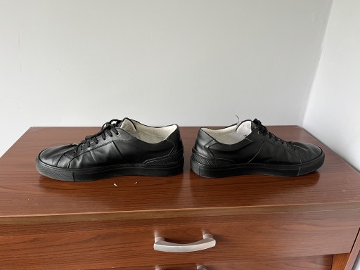 Zdjęcie oferty: Buty Sneakersy Guess Todi Low BLACK r. 44