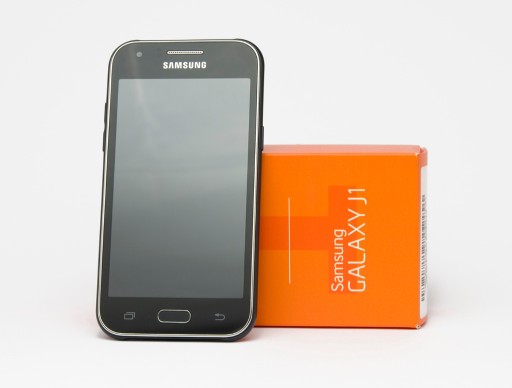 Zdjęcie oferty: Samsung Galaxy J1 (SM-J100H)