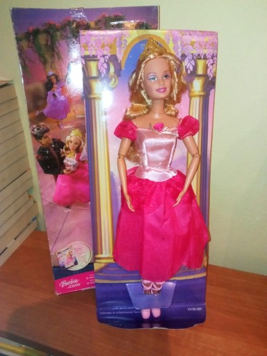 Zdjęcie oferty: Barbie 12 tańczących księżniczek "Genevieve" 2006