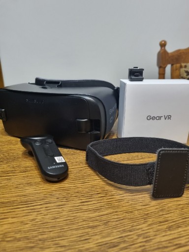 Zdjęcie oferty: Samsung Gear VR z kontrolerem 