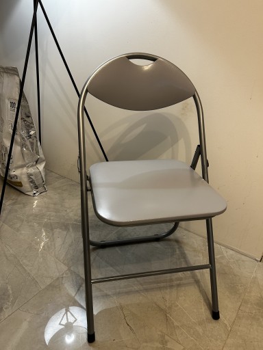 Zdjęcie oferty: Krzesło składane szare, jak nowe