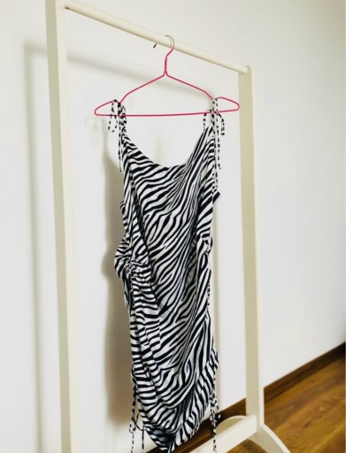 Zdjęcie oferty: Sukienka zebra trendy 2023 regulowana długość 