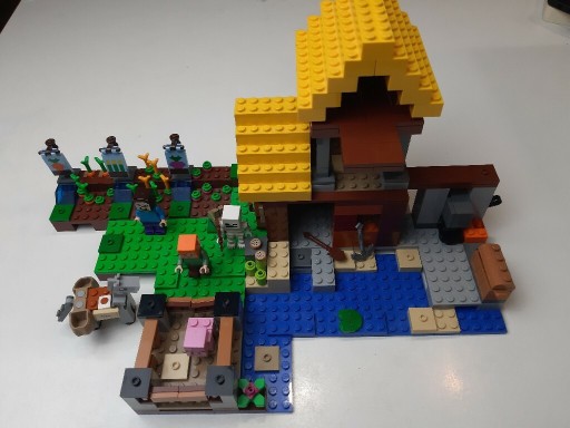 Zdjęcie oferty: LEGO minecraft "Wiejska chatka" 21144