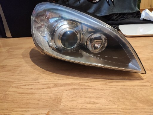 Zdjęcie oferty: Lampa prawa przednia Volvo v60