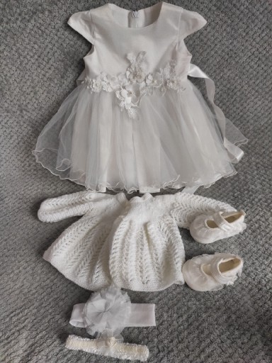 Zdjęcie oferty: Piękna sukienka biała na chrzest 68 zestaw 