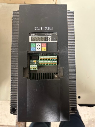Zdjęcie oferty: Falownik OMRON MX2-A4075-E WJ200-075HFE + filtr 7,5kw 400V 