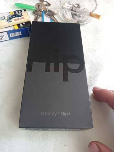 Zdjęcie oferty: Samsung Galaxy Z Flip 4 
