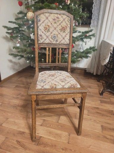 Zdjęcie oferty: 4 stare krzesła.