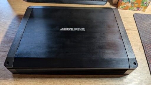 Zdjęcie oferty: Wzmacniacz samochodowy ALPINE BBX-F1200