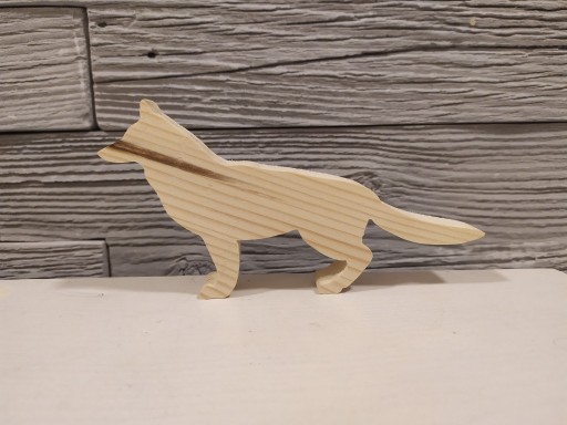 Zdjęcie oferty: Figurka z drewna ; Pies z drewna ; Owczarek niemie