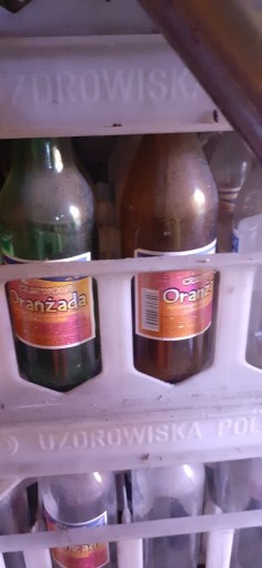 Zdjęcie oferty: Skrzynki z butelkami po oranzadzie