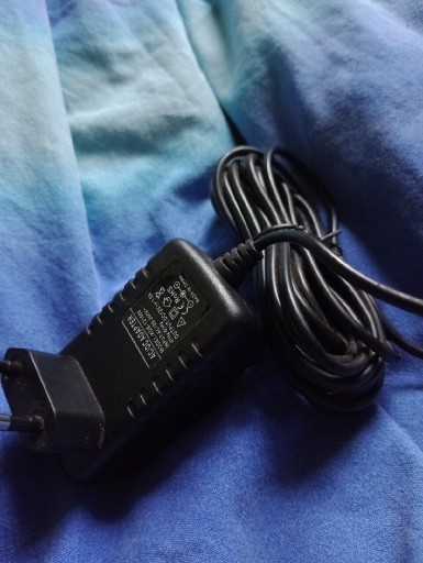 Zdjęcie oferty: Zasilacz 12v 1.5 A