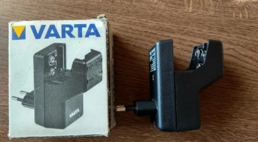 Zdjęcie oferty: Ładowarka do akumulatorów VARTA 4 x R3 (AAA)
