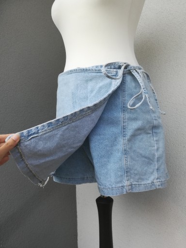Zdjęcie oferty: Spódniczko-spodenki jeansowe jasne niebieskie 44