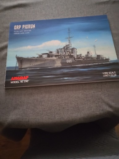 Zdjęcie oferty: Model kartonowy ORP Piorun 