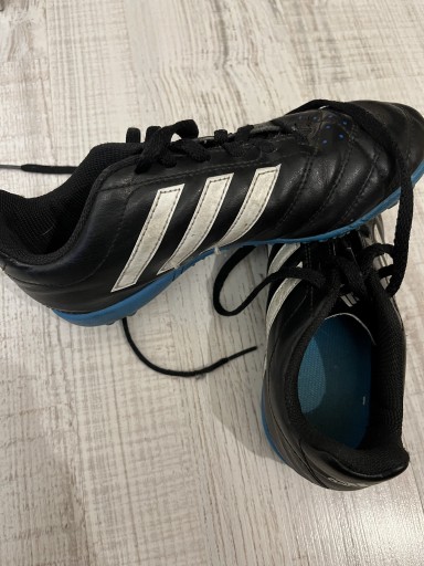 Zdjęcie oferty: Buty  pilkarskie firmy adidas