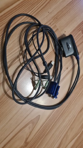 Zdjęcie oferty: 2-portowy kabel USB VGA / kabel audio KVM CS62U