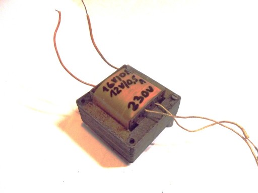 Zdjęcie oferty: Transformator sieciowy 220V na wyjściu 12 V / 0,5 A 