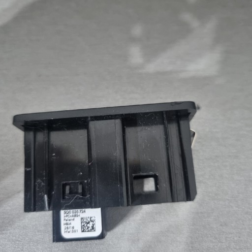 Zdjęcie oferty: 95B035252A aux + obudowa usb porsche macan