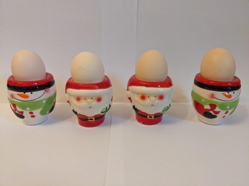 Zdjęcie oferty: 4 Świąteczne Pojemniki do jajek - Nowe  